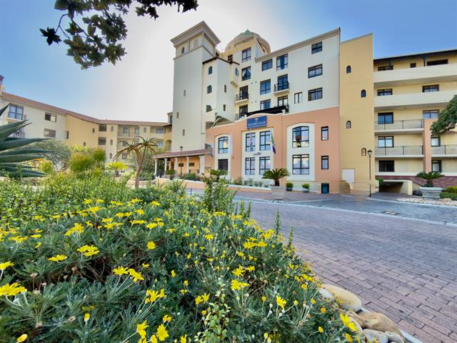 3 Bedroom Apartment for sale in Century City