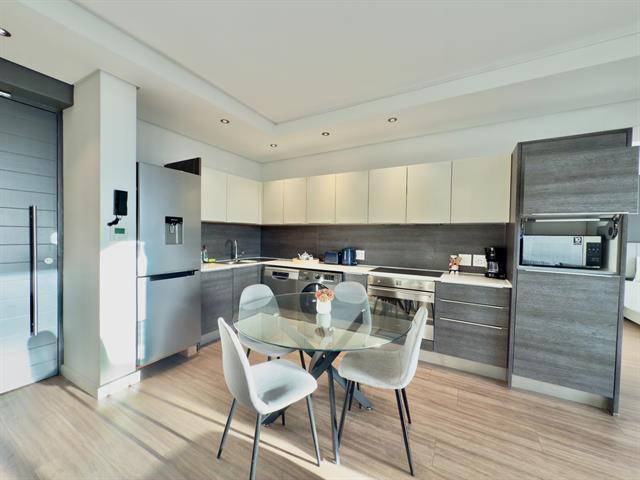 3 Bedroom Apartment to let in Century City