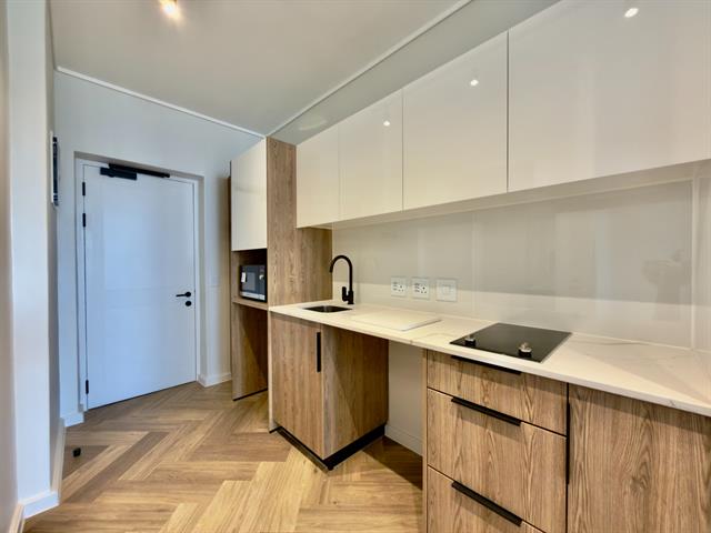 0.5 Bedroom Apartment to let in Century City