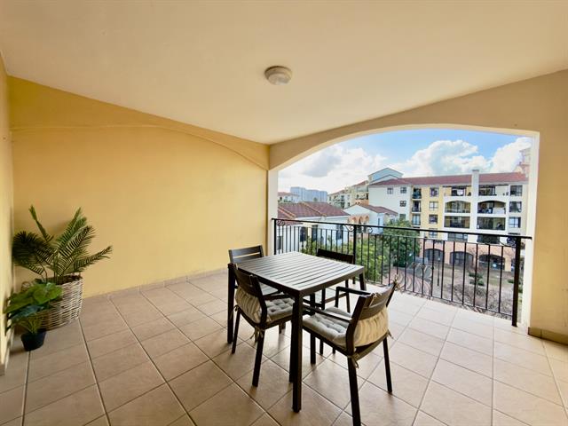 2 Bedroom Apartment to let in Century City