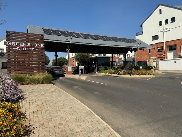 3 Bedroom Townhouse for sale in Greenstone Crest