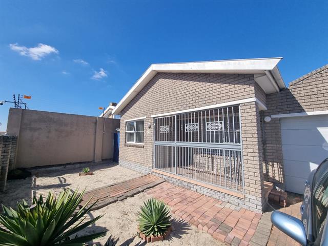 3 Bedroom House for sale in Cravenby