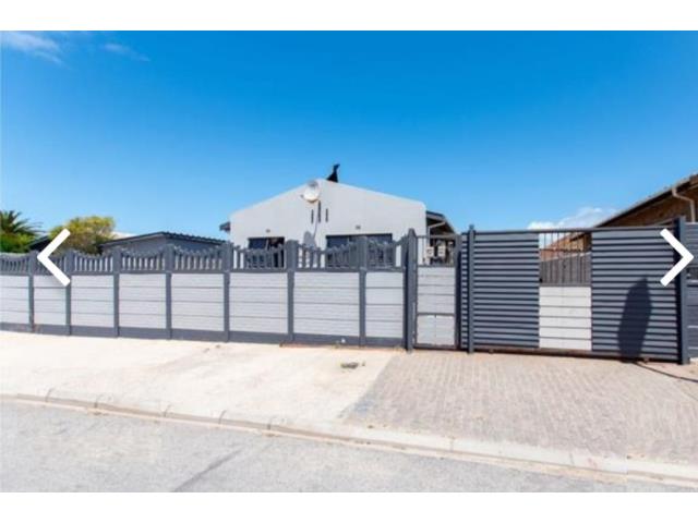 2 Bedroom House for sale in Saldanha Central