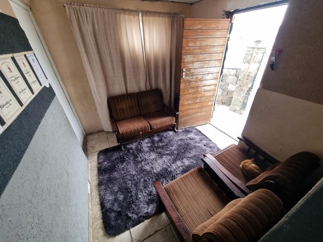 2 Bedroom House for sale in Delft South