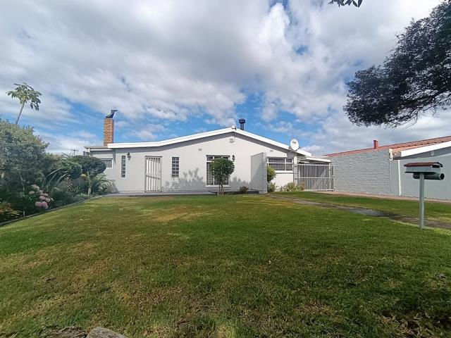 4 Bedroom House for sale in Richmond Estate