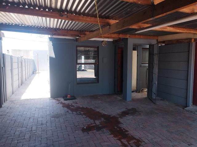 2 Bedroom House for sale in Electric City