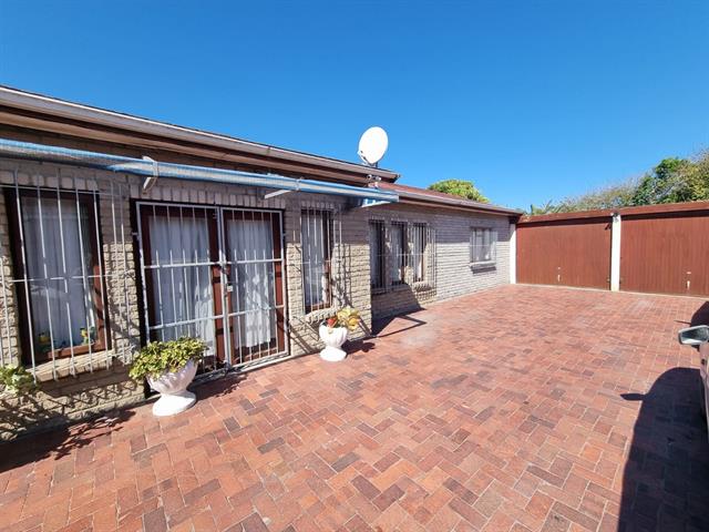 3 Bedroom House for sale in Klipkop