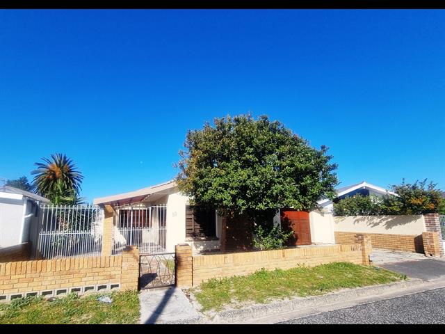 3 Bedroom House to let in Penlyn Estate