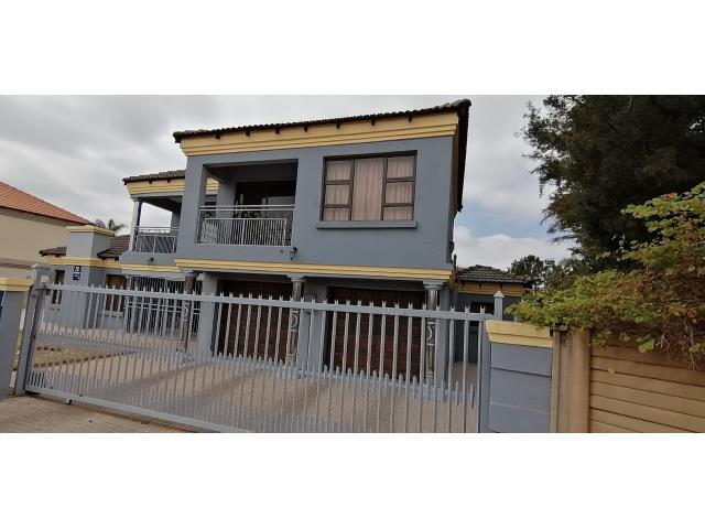 5 Bedroom House for sale in The Orchards