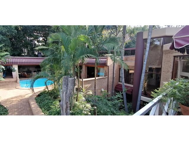 4 Bedroom House for sale in Florauna