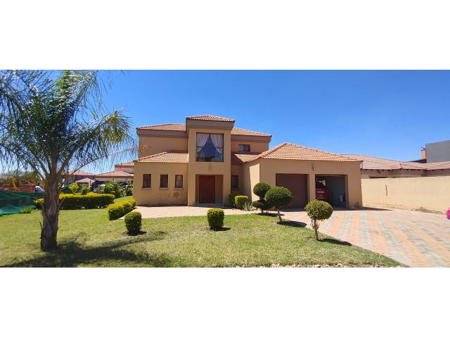 5 Bedroom House for sale in Theresapark