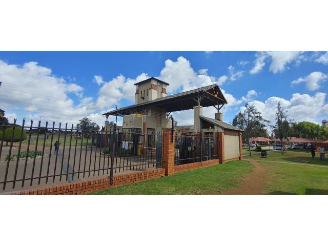 2 Bedroom Apartment for sale in Karenpark