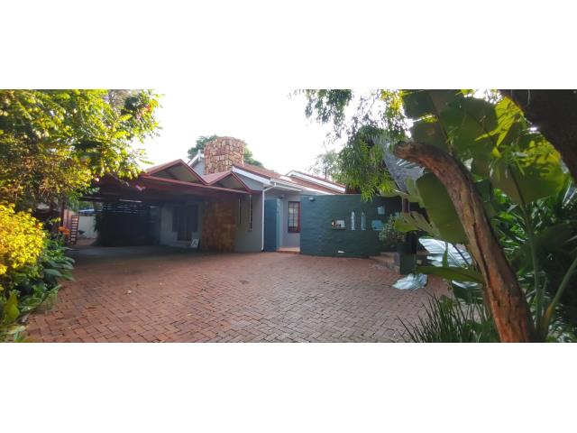 4 Bedroom House for sale in Amandasig