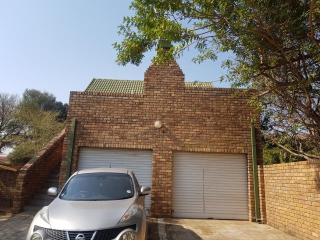 2 Bedroom Apartment for sale in Florauna