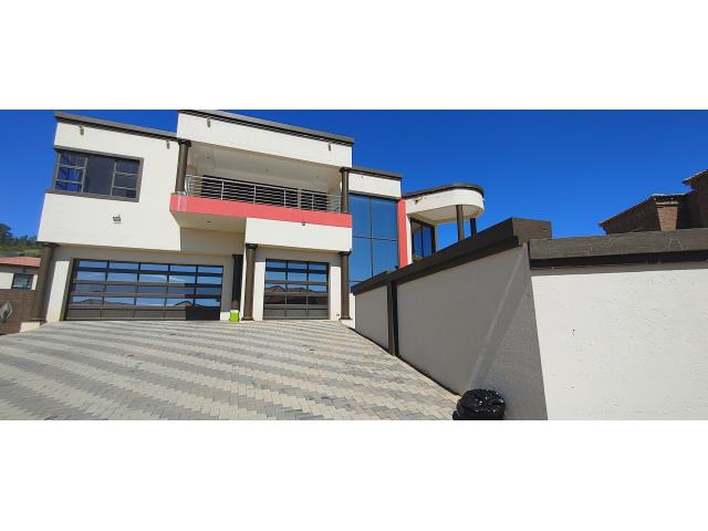 5 Bedroom House for sale in Amandasig