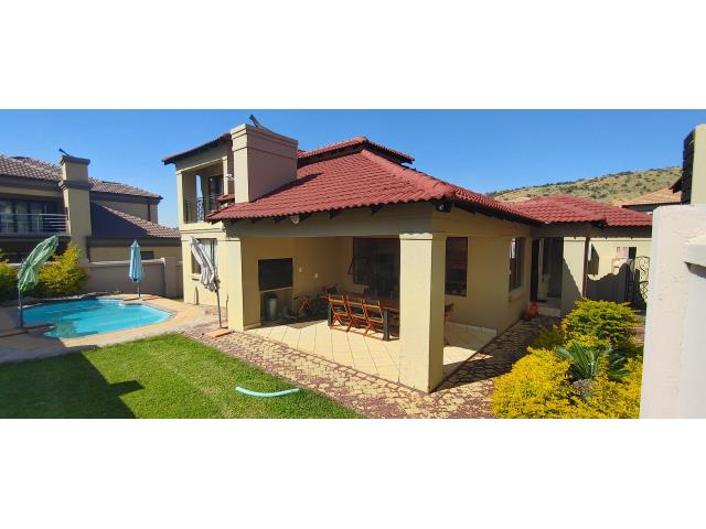 4 Bedroom House for sale in Amandasig