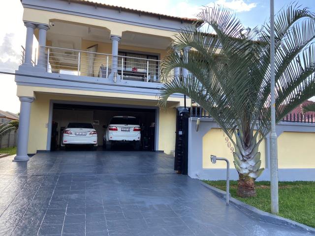 5 Bedroom House for sale in Chantelle