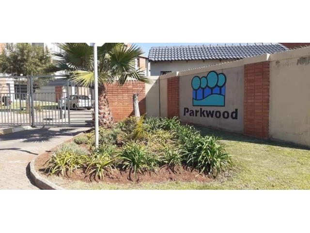 1 Bedroom Flat for sale in The Orchards