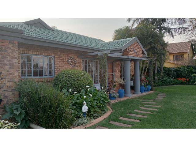 3 Bedroom House for sale in Ninapark