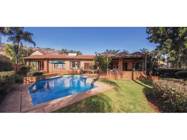 4 Bedroom House for sale in Amandasig