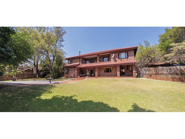 4 Bedroom House for sale in Ninapark