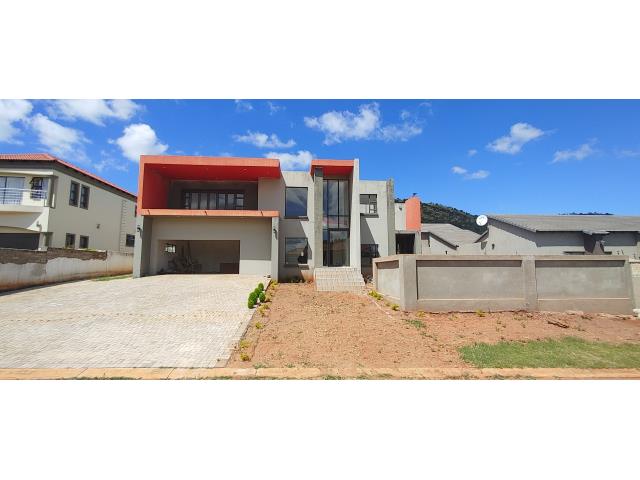 6 Bedroom House for sale in Amandasig