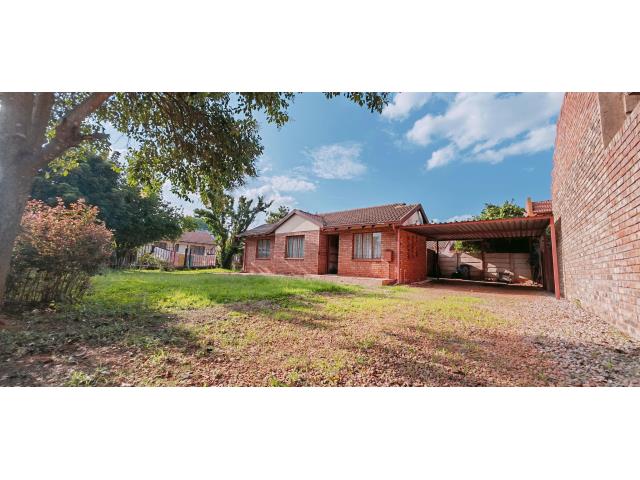 3 Bedroom House for sale in Hesteapark