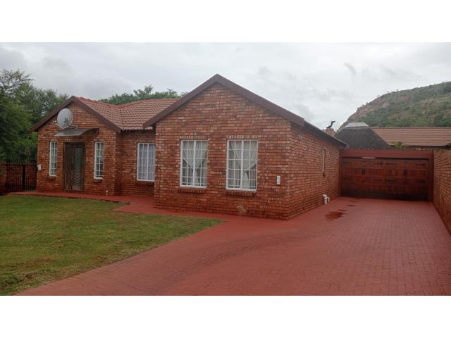 3 Bedroom Townhouse for sale in Amandasig