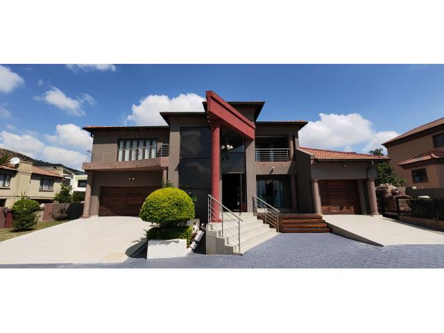 6 Bedroom House for sale in Amandasig