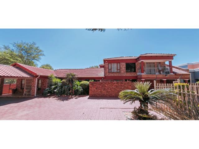 7 Bedroom House for sale in Amandasig