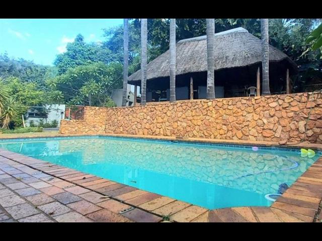 7 Bedroom House for sale in Florauna