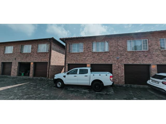 4 Bedroom House for sale in Theresapark