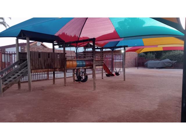 6 Bedroom House for sale in The Orchards