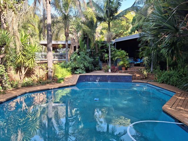 4 Bedroom House for sale in Florauna