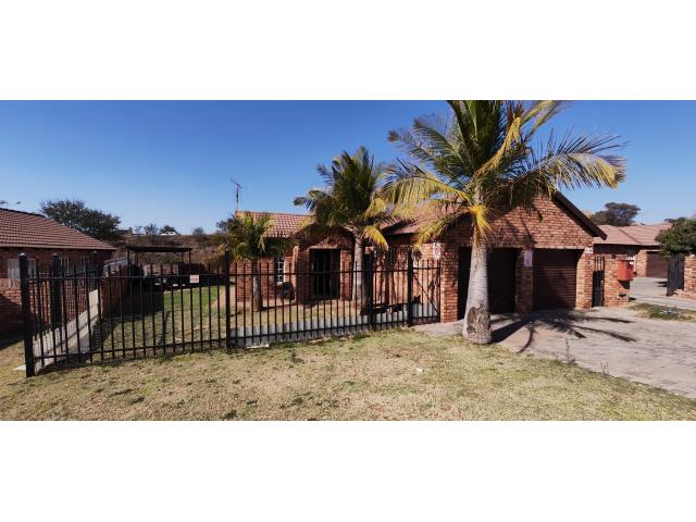 3 Bedroom House for sale in Amandasig