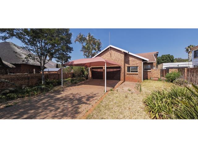 4 Bedroom House for sale in Chantelle