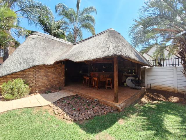 4 Bedroom House for sale in Ninapark