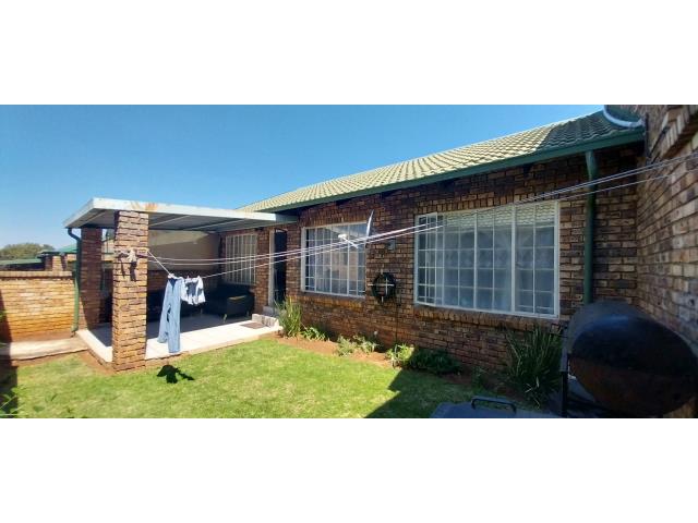 2 Bedroom House for sale in Amandasig