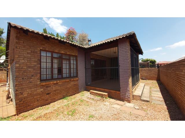 3 Bedroom House for sale in Theresapark