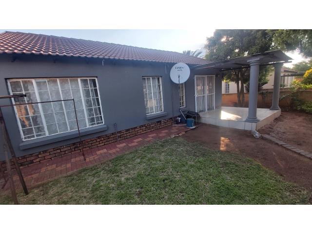 3 Bedroom House for sale in Chantelle
