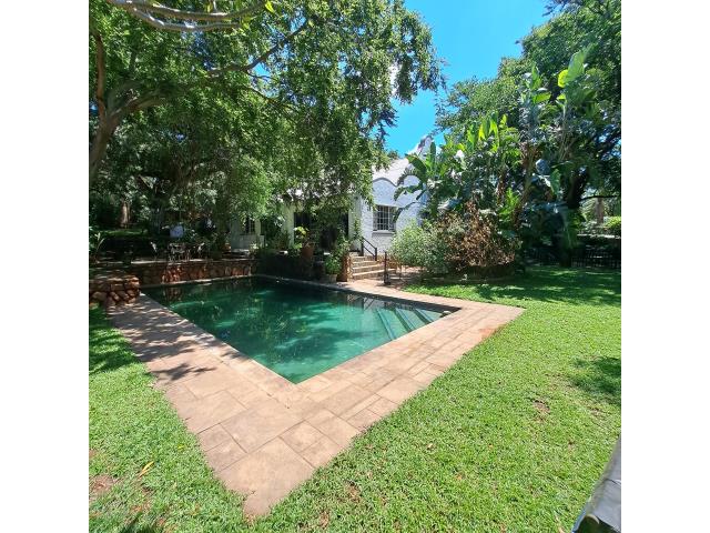 5 Bedroom House for sale in Florauna