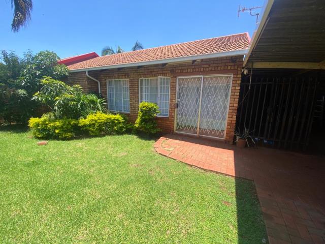 2 Bedroom Townhouse for sale in Hesteapark