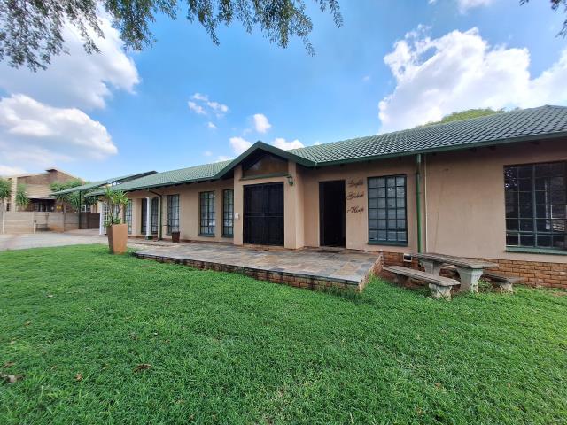 5 Bedroom House for sale in Theresapark