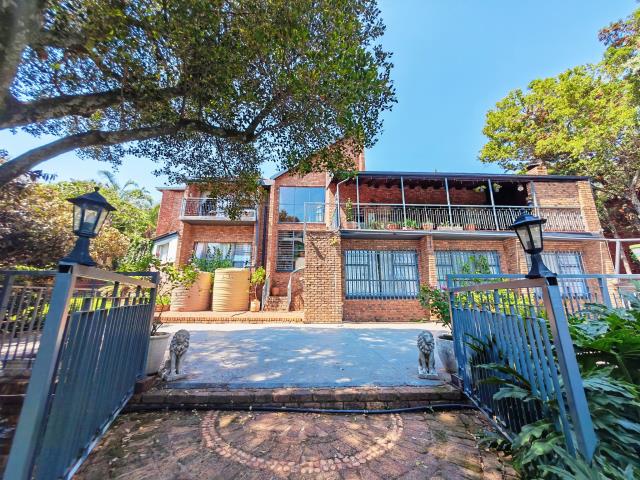 5 Bedroom House for sale in Florauna