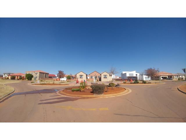 Land for sale in The Orchards