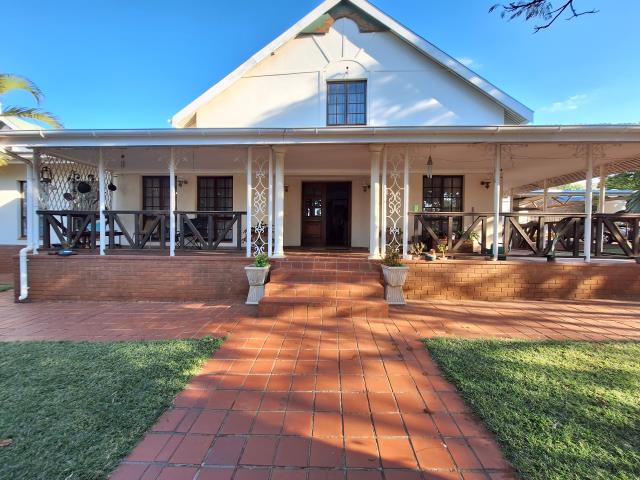 5 Bedroom House for sale in Ninapark