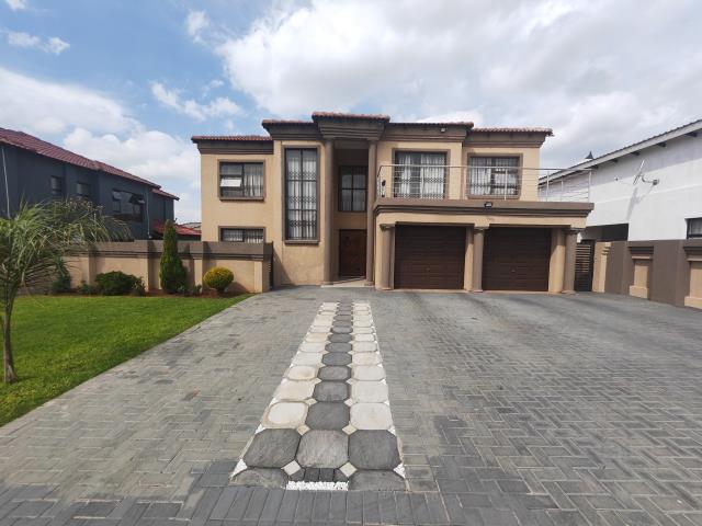 4 Bedroom House for sale in The Orchards