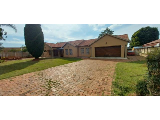 4 Bedroom House for sale in The Orchards