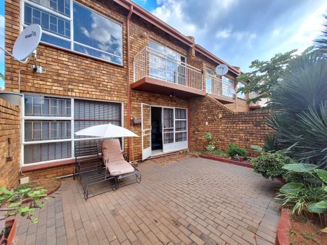 2 Bedroom Apartment for sale in Dorandia