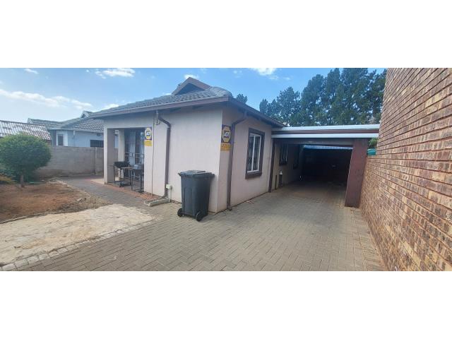 2 Bedroom House for sale in Amandasig